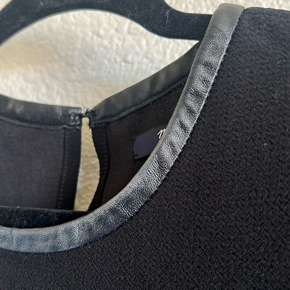 Madewell Leather Trim Tailored tee, size extra small. - Picture 3 of 8